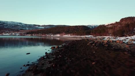 Imágenes-De-Drones-Sobre-La-Playa-Y-El-Mar-ártico