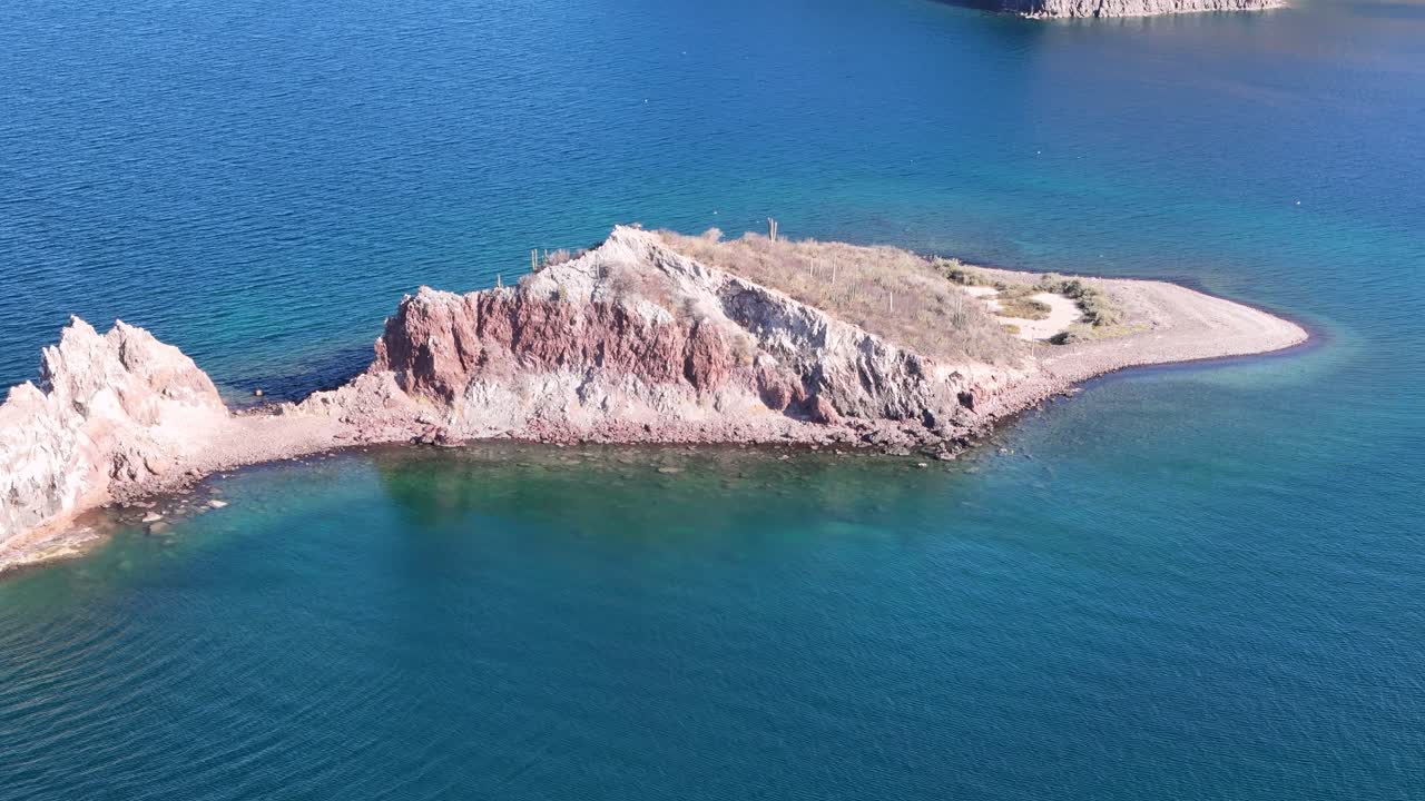 fotografía de islas desérticas en el mar de cortes en méxico