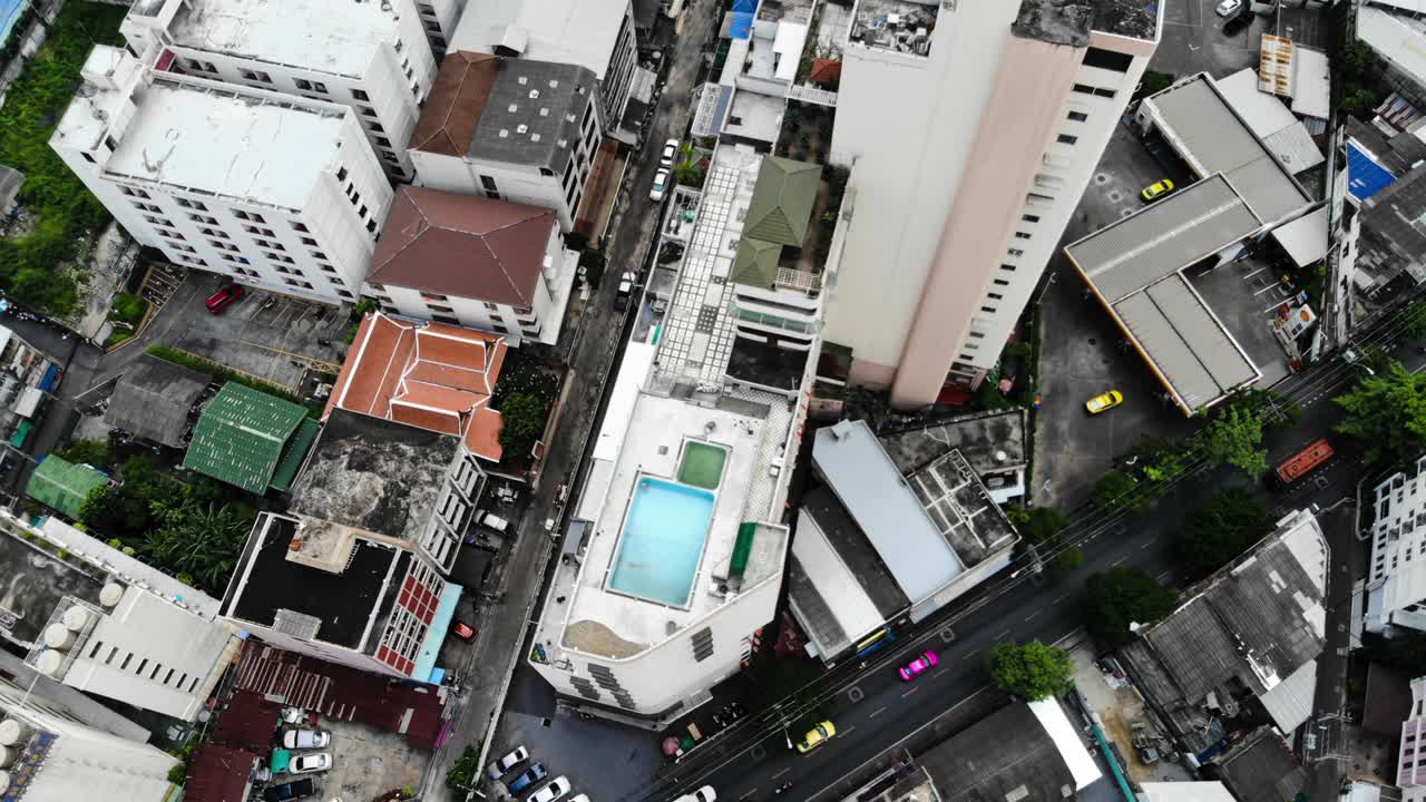 풀은 타임스를 드러니다.