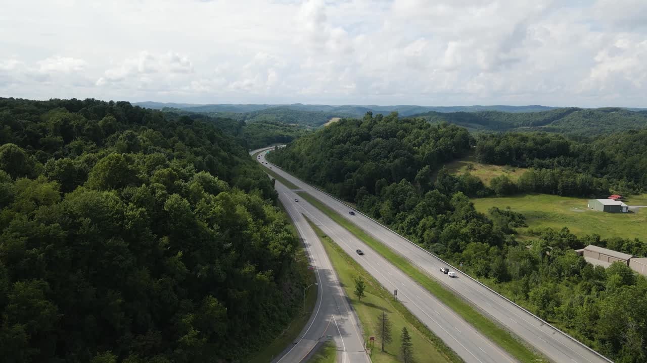 Interstate 79 di West Virginia di Pegunungan Appalachian Menghadap Utara