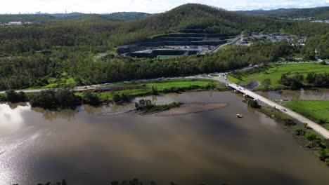 Oxenford,-Gold-Coast,-4-De-Enero-De-2024:-Vistas-Aéreas-Del-Río-Coomera-Acercándose-A-La-Cantera-De-Oxenford