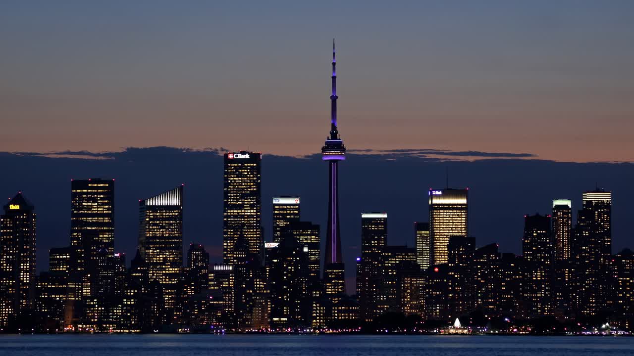 horizonte de toronto en la noche