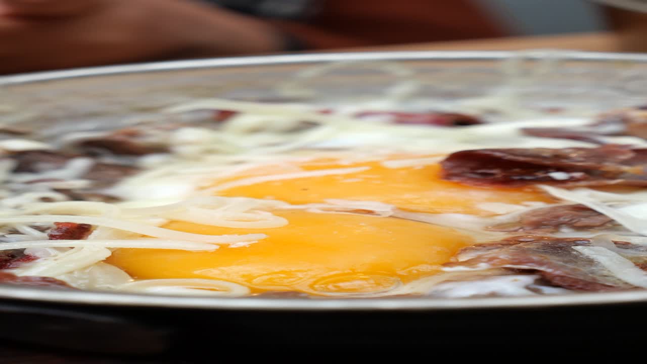 터키식 아침식사: 달과 고기