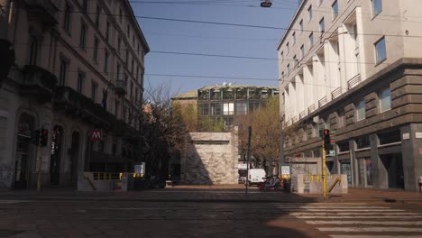 Milan-Lockdown-montenapoleone.-Retail-closed-for-this-time