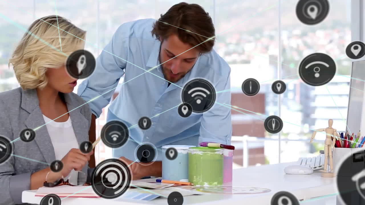 animación de la red de conexiones con iconos wifi sobre hombres de negocios caucásicos