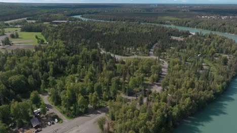 Aerial-footage-of-the-Kenai-River-in-Soldotna,-Alaska