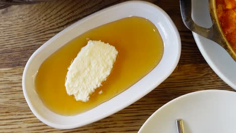 turkish breakfast: kaymak with honey