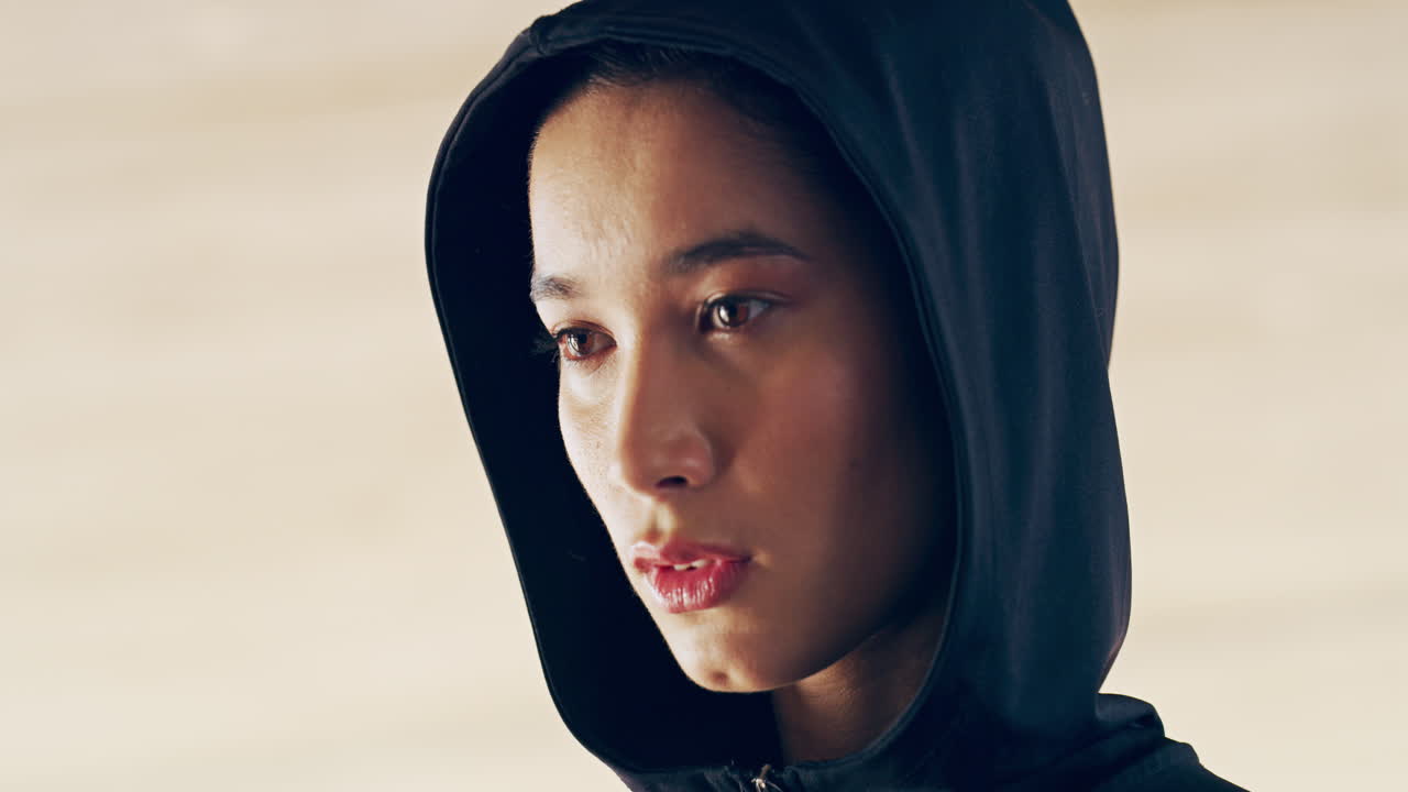 밖에서 운동을 하고 있습니다.