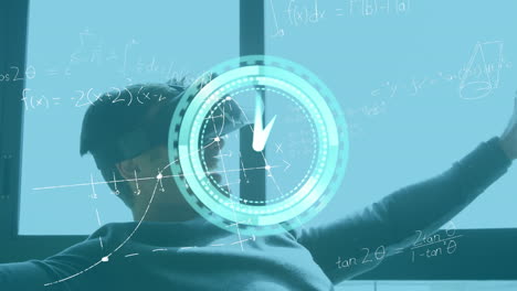 animación de reloj y fórmulas matemáticas sobre hombre de negocios usando auriculares vr