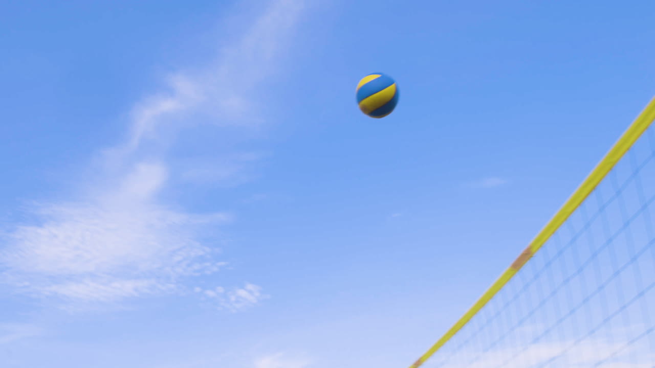 비치발리볼을 하는 친구들.