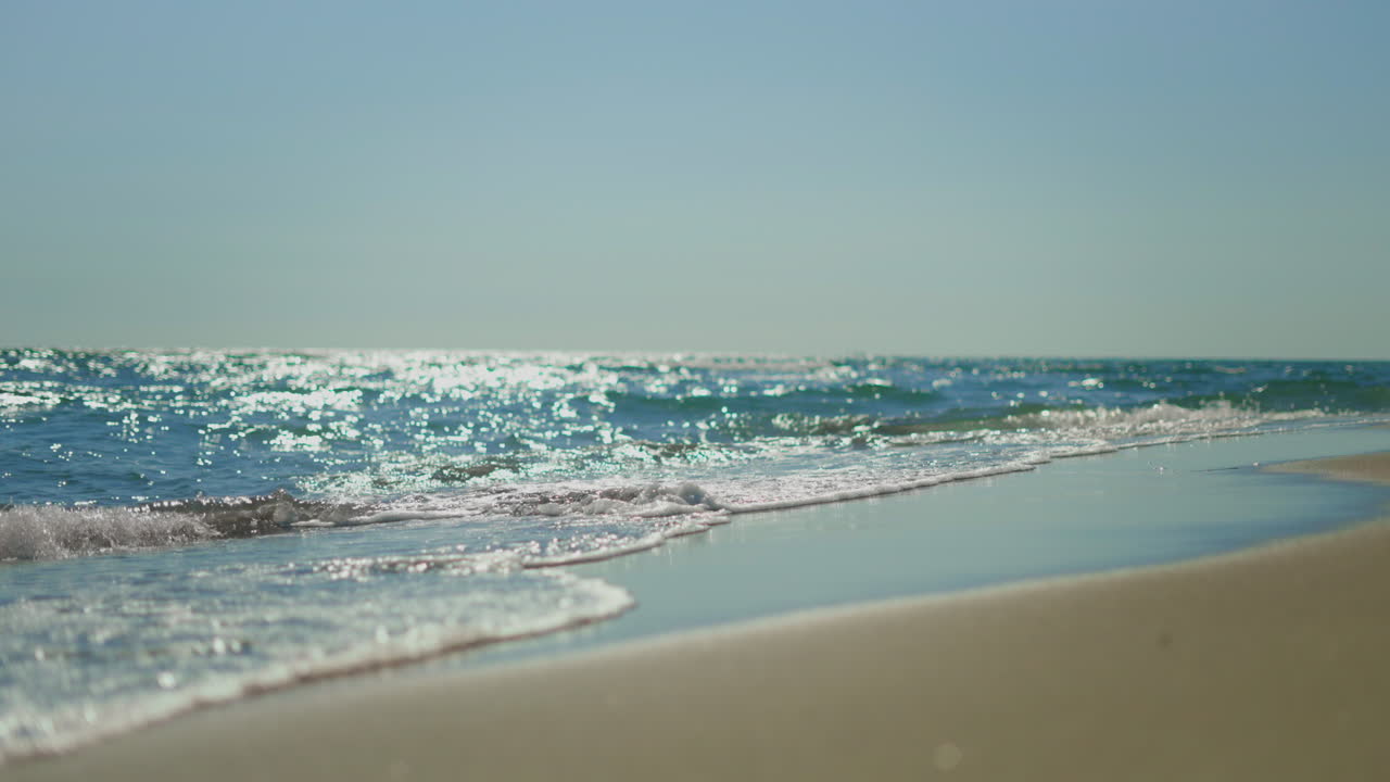 해변에 있는 바다의 파도