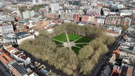 Drone-Del-Centro-De-La-Ciudad-De-Bristol-Queens-Square,-Antena