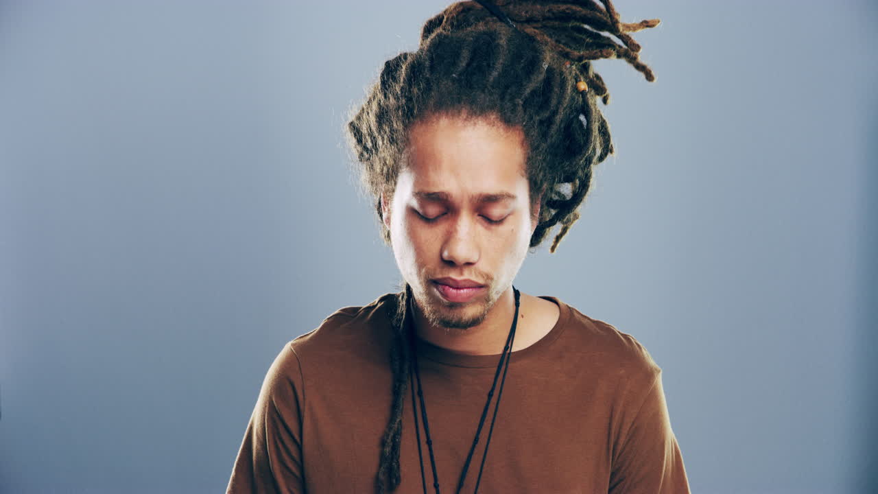 강인한  ⁇ 들도 울어요