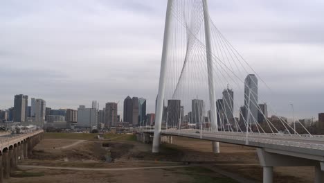 Weitwinkelansicht-Von-Dallas-Die-Margaret-Hunt-Hill-Bridge