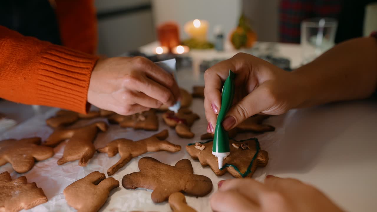 Decorating Christmas Cookies