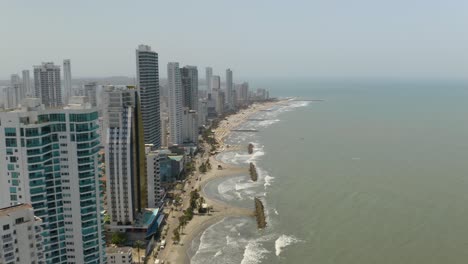 toma cinemática de la playa de bocagrande y la costa de cartagena