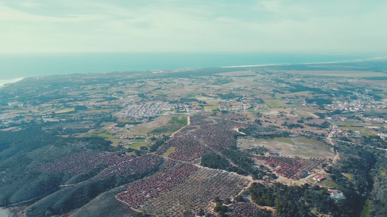 espectacular paisaje exuberante sobre milfontes, portugal