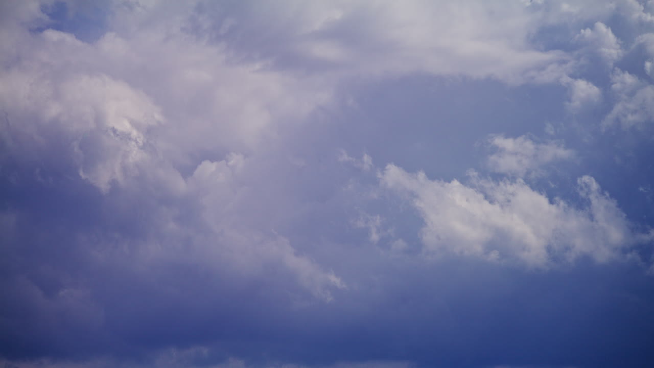 구름과 극적인 하늘