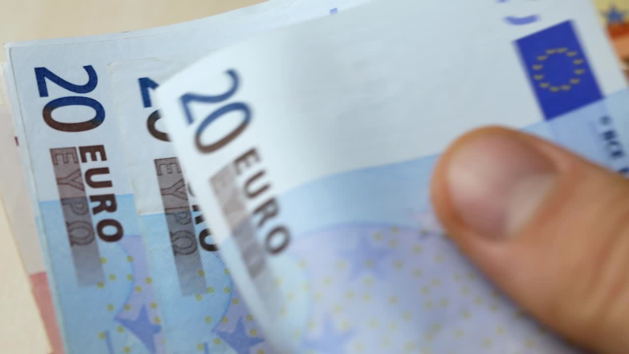 recuento manual de los billetes en euros