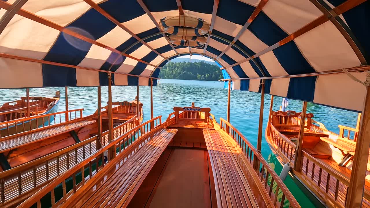 Træbåde på søen Bled