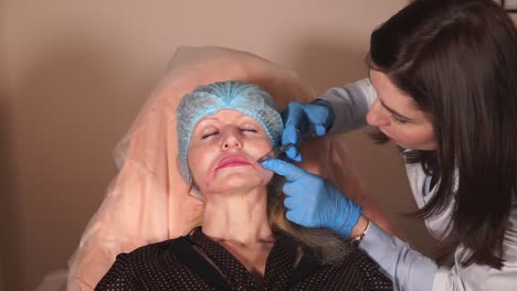 cosmetic facial injection procedure