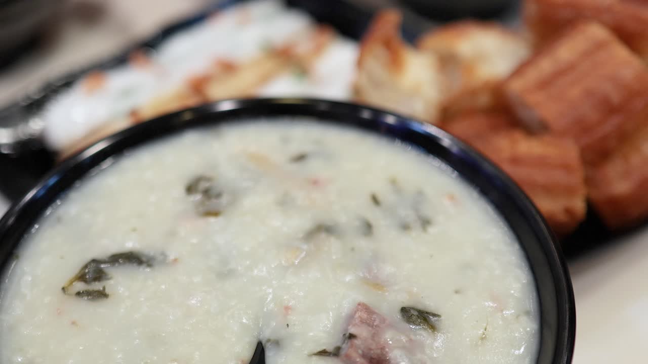 saboreando las delicias tradicionales del desayuno de hong kong