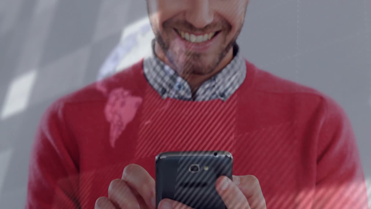 Uomo d'affari che tocca lo smartphone e scorre lo schermo proiettando overlay di mappe durante una demo tecnologica.