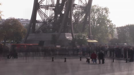 many people moving fast