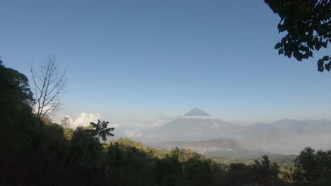 瓜地馬拉帕卡亞火山的日出