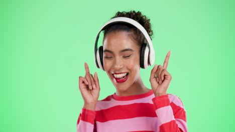 woman listening to music with headphones
