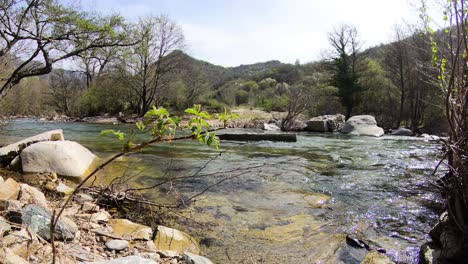 lapso de tiempo de un río