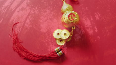 animación de decoraciones tradicionales chinas sobre fondo rojo