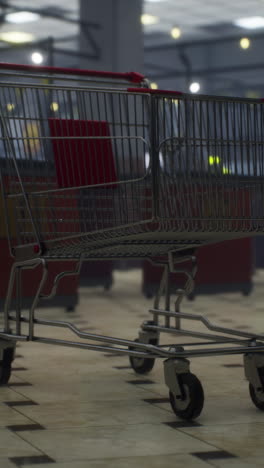 carrito de compras vacío en el supermercado