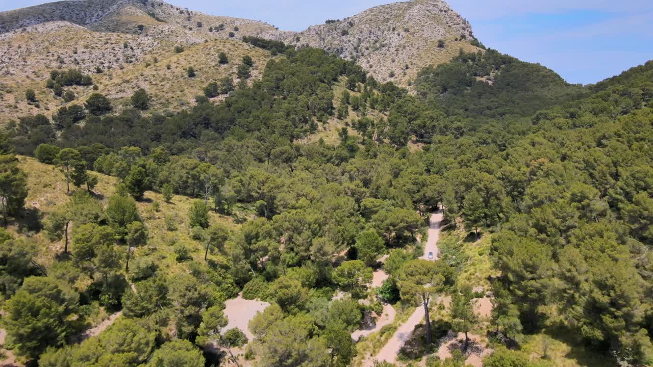 Discover the lush greenery and captivating landscapes of Coll Baix in Mallorca. This location offers stunning views and an invitation to explore the scenic trails surrounded by nature.