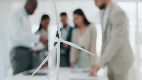 Geschäftsleute,-Treffen-Und-Windkraftanlage-Für-Öko