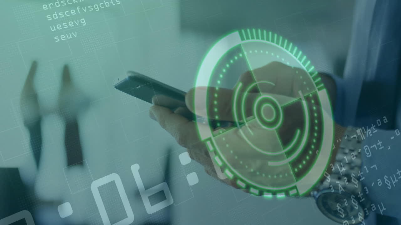 animación de procesamiento de datos y escaneo de alcance sobre empresario biracial usando teléfono inteligente