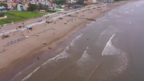 antena sobre playa desierta solitaria covid pandemia día de distancia social