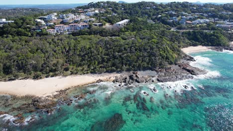 Bahías-De-Coolum-Con-Costa-Boscosa-En-Queensland,-Australia