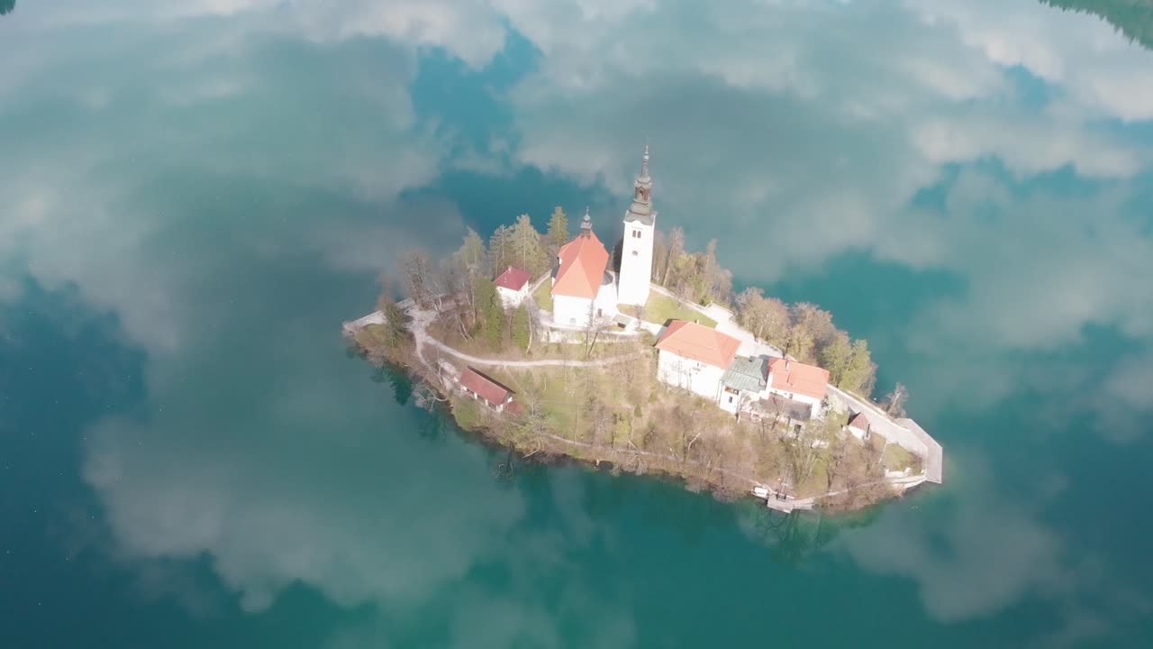 Rotazione attorno all'isola sul lago di Bled