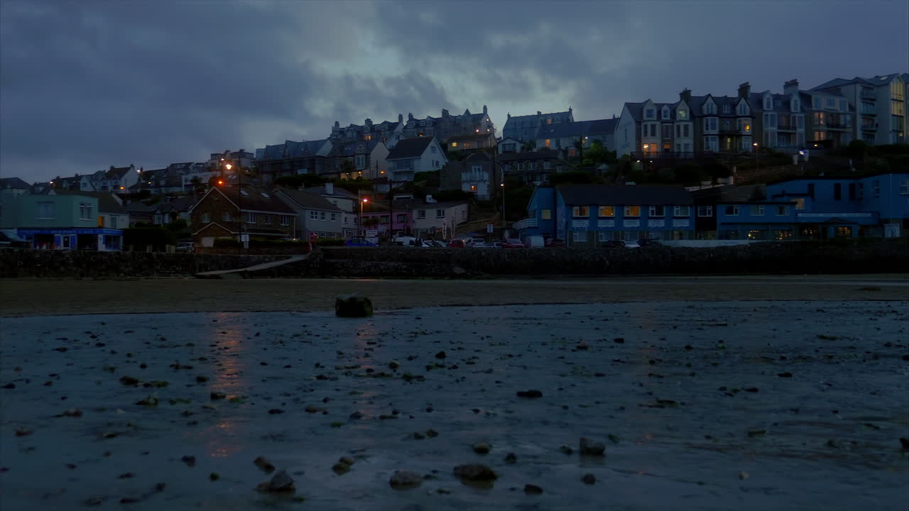 해변 해안 마을 콘월의 극적인 전망