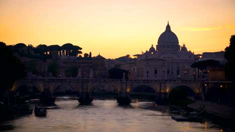 horizonte de roma con la basílica de san pedro del vaticano