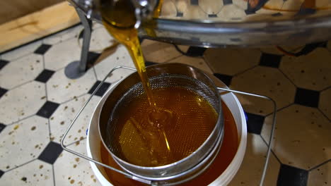 honey extraction process
