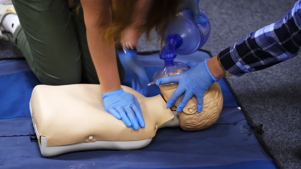 Training medical procedure workshop. Cardiopulmonary resuscitation and first aid class