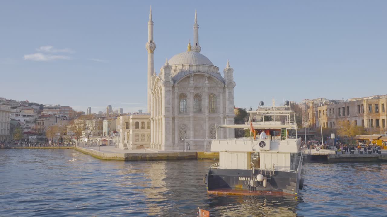 mezquita de estambul y ferry