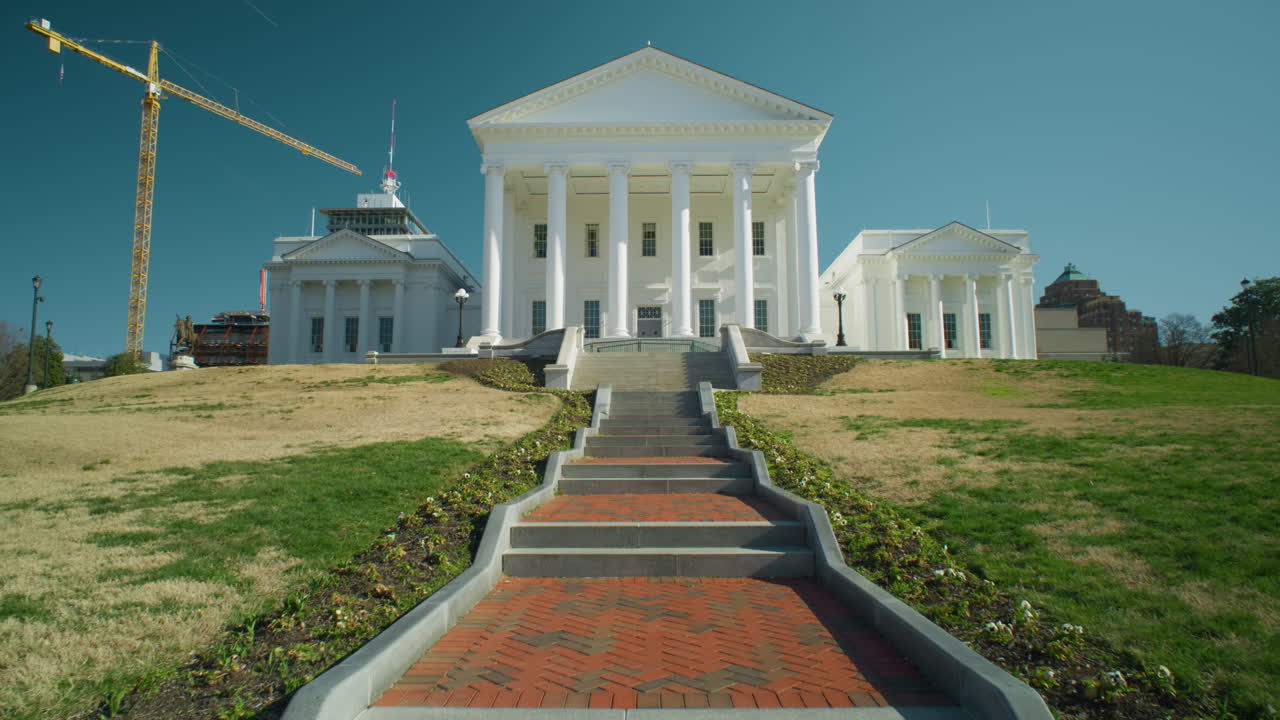 Gimbal shot of the State Capitol Building in Richmond, Virginia