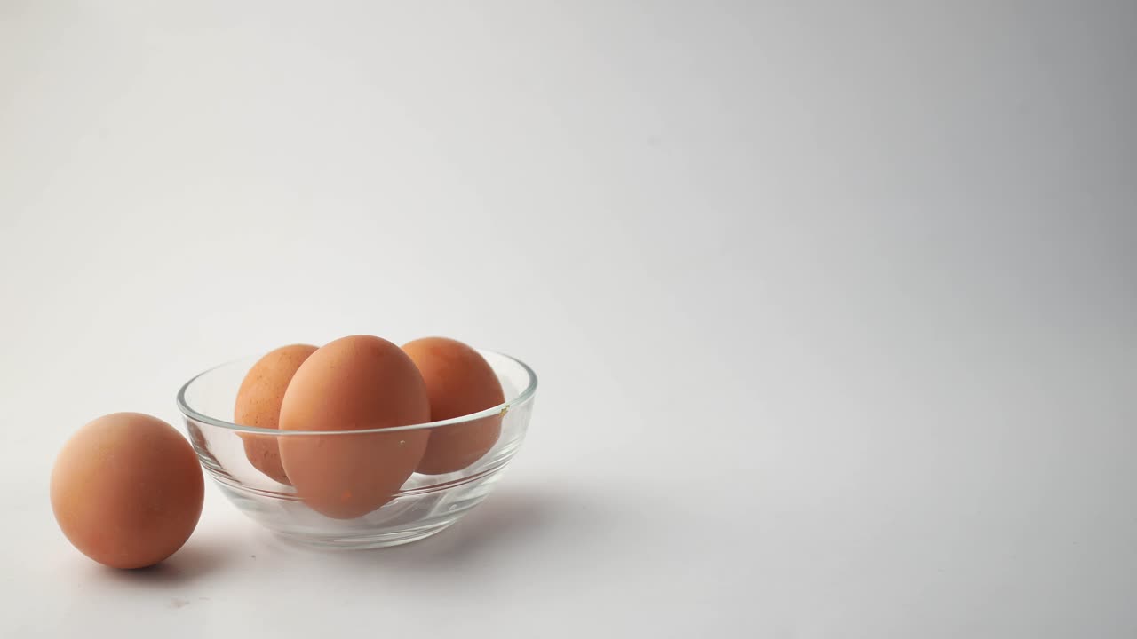 Preparing Food with Eggs and Oil