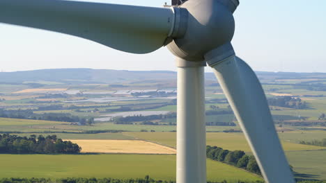 Luftaufnahmen-Von-Einem-Windturbinenpark-In-Schottland