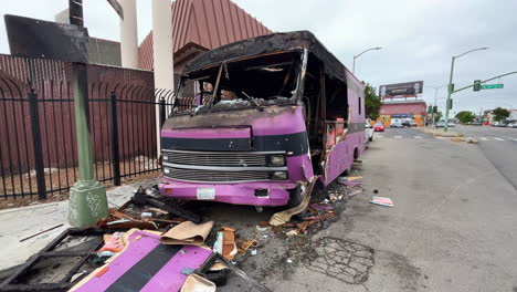 La-Falta-De-Vivienda-Lleva-A-Vivir-En-Vehículos-En-Las-Calles-Con-Peligro-De-Incendio-Y-Seguridad.