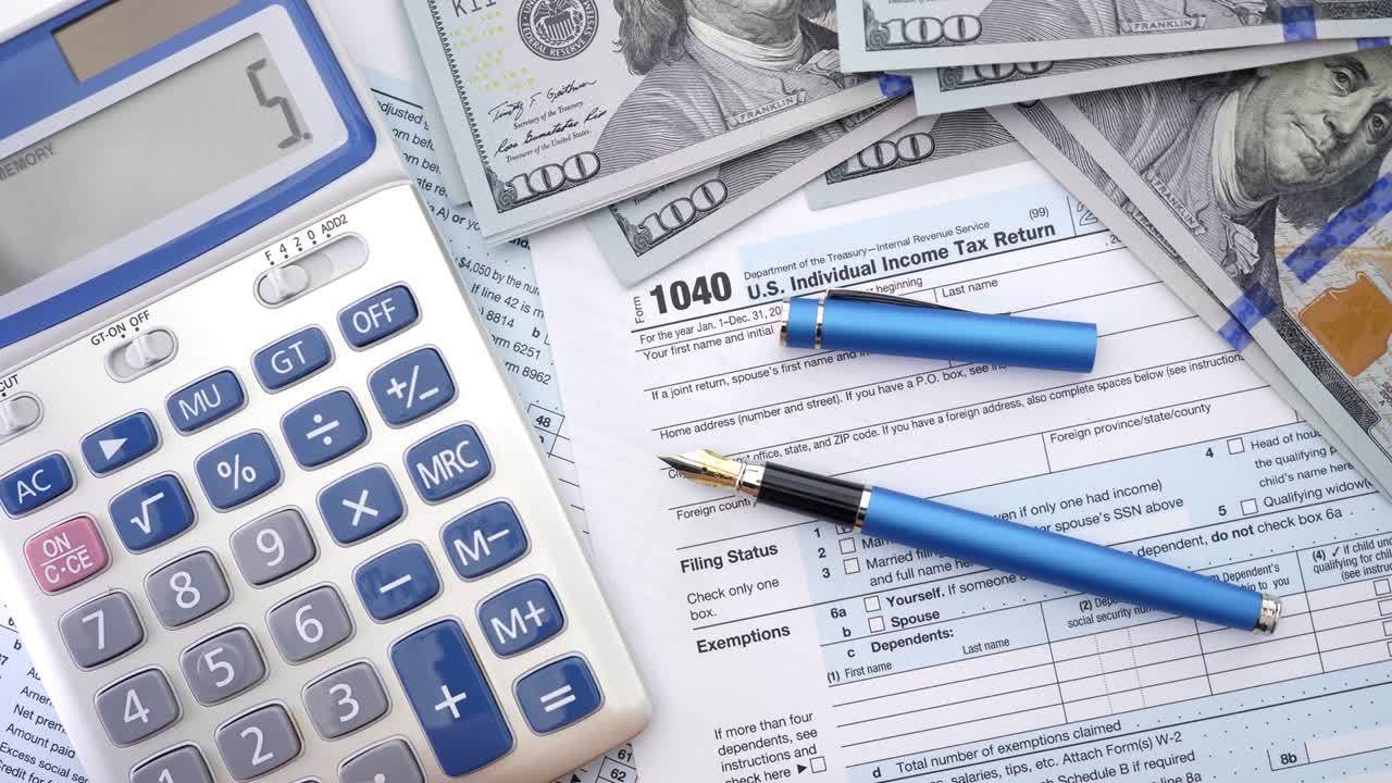 rellene los formularios de impuestos. el tiempo pasa.