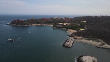 Drohnenflug-über-Den-Strand-Von-Huatulco-An-Einem-Sommertag